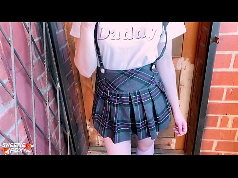 ❤️ Schoolgirl Sucks a dick gu domhainn agus fucks an àite clasaichean. Porno  aig gd.hentaisea-com.ru