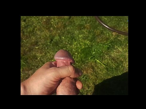 ❤️ Bidh hottie a 'faighinn a pussy pinc fucked agus cums le squirt ann an gàrradh samhraidh Porno  aig gd.hentaisea-com.ru